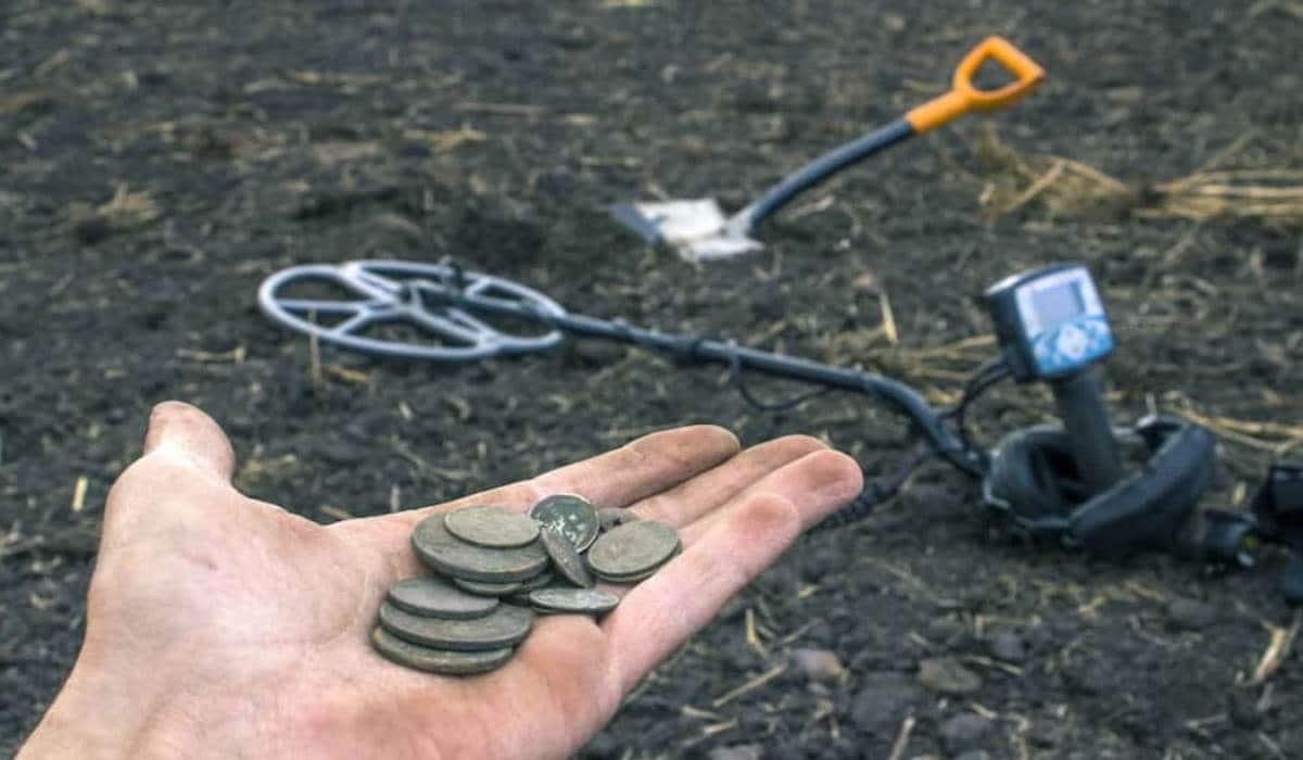 coin-finds-in-metal-detecting
